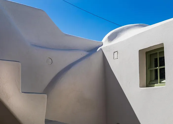 Gemini Cave Mirsini * Oia