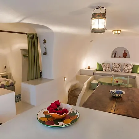 Gemini Cave Mirsini Semesterbostad *